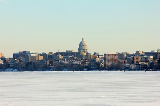 Sell Your Car in Wisconsin - call 1-800-946-7700